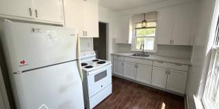 Cozy 2 Bedroom 1 Bathroom Bungalow now available for rent! Gallery 10