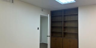 307 N Crockett Street Gallery 5