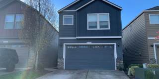 Spacious 3 Bedroom, 2.5 Bathroom Home in Prime Location Gallery 1