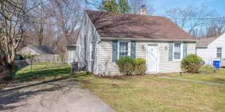 Charming 2BR House in College Park Gallery 13