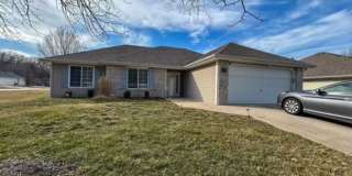 Impressive 3 Bed 2 Bath House In 7 Oaks! Gallery 1
