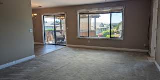 Attractive 3 bedroom 2 bath Condo in Wonderful Quiet Lewiston Neighborhood Gallery 1