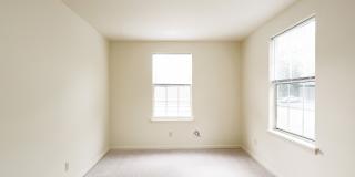 Woolen Mills Duplex Convenient to Pantops & Downtown Gallery 6