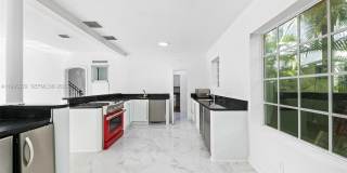 1545 Meridian Ave Gallery 34