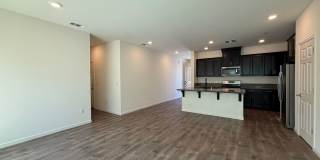 Stunning 3 bedroom, 3 bathroom home located in Visalia, CA. Gallery 9