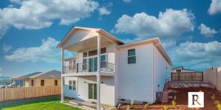 East Medford Cedar Links Living Gallery 28