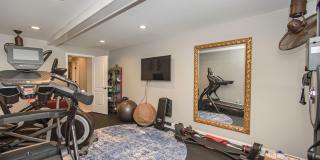 Spacious Home with Hot Tub, Fenced Yard and Solar Power Gallery 56