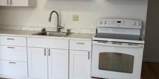 Newly Remodeled One Bedroom Apartment in Newberg Gallery 1