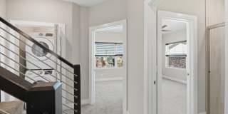 Stylish Midtown townhouse with stunning city views! Gallery 14