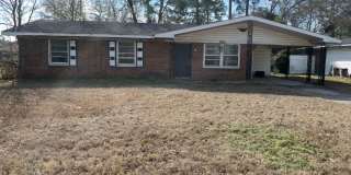 Brick Home in Quiet Cul-de-sac Gallery 1