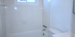 3 Bedroom - 1 Bathroom Row Home in a Beautiful Neighborhood Gallery 6