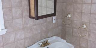 Great One Bed/One Bath in Duckpond Near Downtown Gallery 9