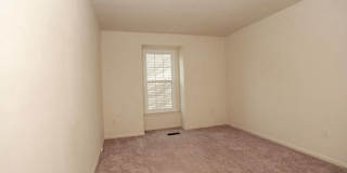Fantastic 3br End-Unit Town Home in highly sought Silver Spring Neighborhood - Ready mid-June Gallery 15