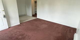 612 Oak Street Gallery 2