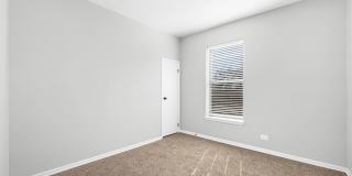 Commons - 5051 S Forrestville Gallery 20
