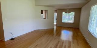 Super Nice 3bed, 2bath house with 2 car garage in Central Location Gallery 4