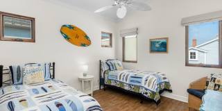 Newport Beach Balboa Peninsula Beach House with Rooftop Deck | Weekly & 30+ Night Stays Gallery 18