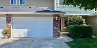 EZ living, Private Townhome setting Central Vancouver Gallery 1