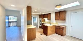 AVAILABLE NOW: BIG College Area Townhome 4bd/2.5ba HUGE garage, AC, pool, W/D Gallery 11