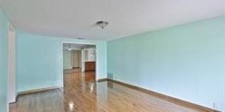 2428 Maple Street Gallery 21