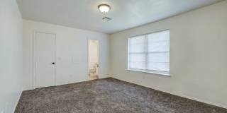 3 bedroom 2.5 bath - NW Highway and Rockwell Gallery 11