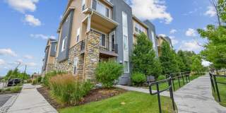 3 Bedroom Townhome in Aurora Gallery 1