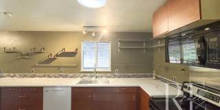 Spacious Port Orchard Split-Level with A/C, Two Living Areas & Fenced Backyard Gallery 6