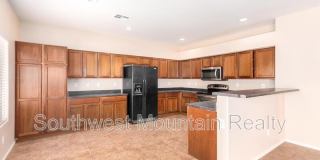 41261 W Laramie Rd Gallery 13