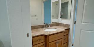 Updated Top Floor Unit -- Perfect Commuter Location -- Walking Distance to Laurel Street -- Must See! Gallery 16