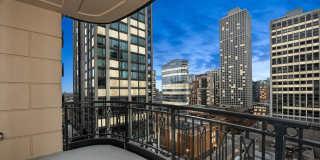 10 E Delaware Place unit: 14A Gallery 15