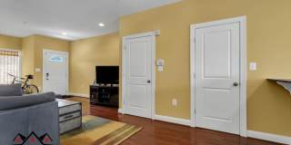 Townhome Style Condo with Parking Gallery 7