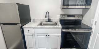 MOVE IN SPECIAL !! COZY 1/1  CONVENIENTLY LOCATED CLOSE TO DOWNTOWN ST. PETERSBURG Gallery 5