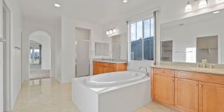Beautiful 2-Story 5-Bedroom Chapman Heights Home! Gallery 13