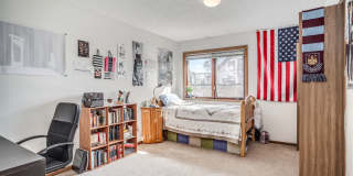Spacious 5 Bedroom, 2 Bathroom Unit - Close to Campus! Gallery 7