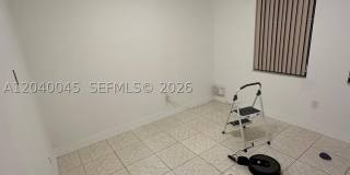 4273 NE 10th Ct Gallery 9
