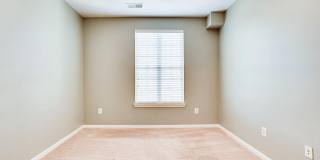 21216 MCFADDEN Square Gallery 24