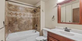 Beautiful 4 bed, 2 bath on Cul-de-sac  w/ large yard available in Central Loveland Gallery 14