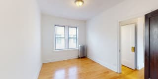 5415 S. Woodlawn Avenue Gallery 6