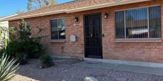 2 Bedrooms PLUS Den NW Tucson Gallery 1