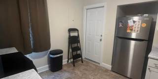Cozy Cottage in West Nashville, Walk to Charlotte Park, Easy Interstate Access, Fenced Yard, Pet Friendly, W?D hook-ups Gallery 3