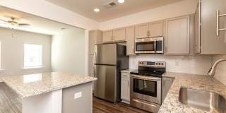 Single Family Home With Spacious Fenced Backyard! Gallery 5