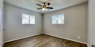 2 Bedroom / 1 Bathroom Duplex Unit Gallery 5