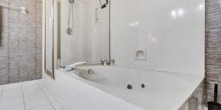270 Captains Walk Gallery 61