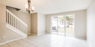 2281 NE 42nd Cir Gallery 2