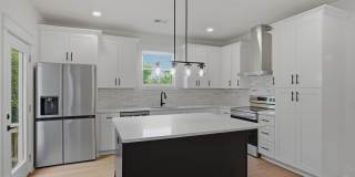 Spacious 5-Bedroom with Fenced Yard & Modern Amenities Gallery 11