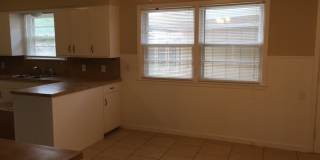 Huge 4 Bedroom/2 Bath/2 Living Room House close to TTU - Available AUGUST Gallery 32