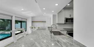 956 SE 10th Ct. Gallery 1