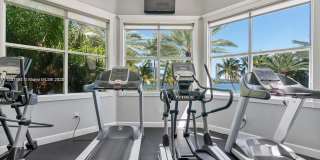 3175 NE 184th St Gallery 18