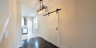 2677 ARAMINGO Avenue Gallery 11