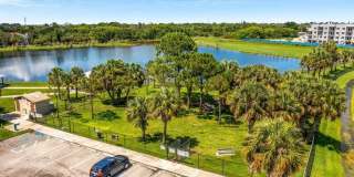 373 SE Sea Hunt Way Gallery 25